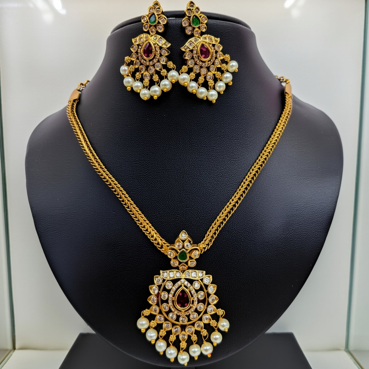 Chandrika Pearl Mandala Set